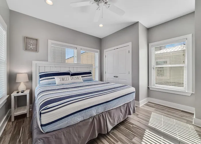 Hang 10 Holiday home Gulf Shores